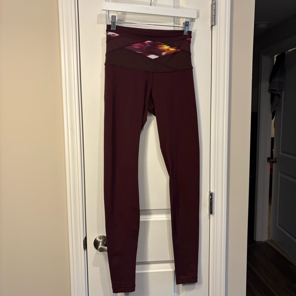 Lululemon Reversible Wunder Under Leggings Size 6